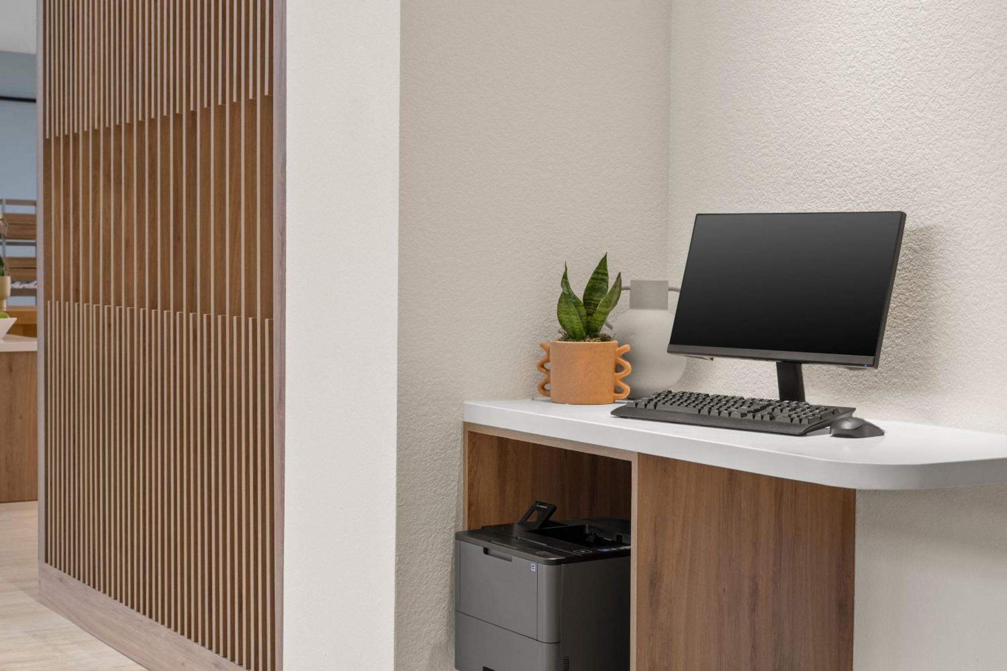 Отель Element Springfield South Экстерьер фото