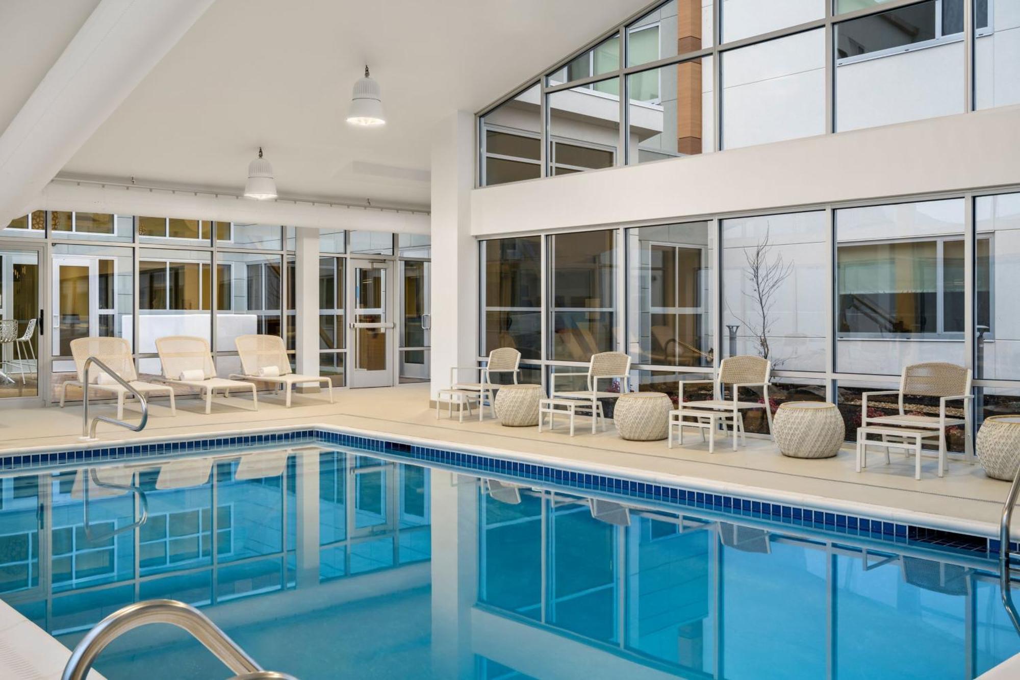 Отель Element Springfield South Экстерьер фото
