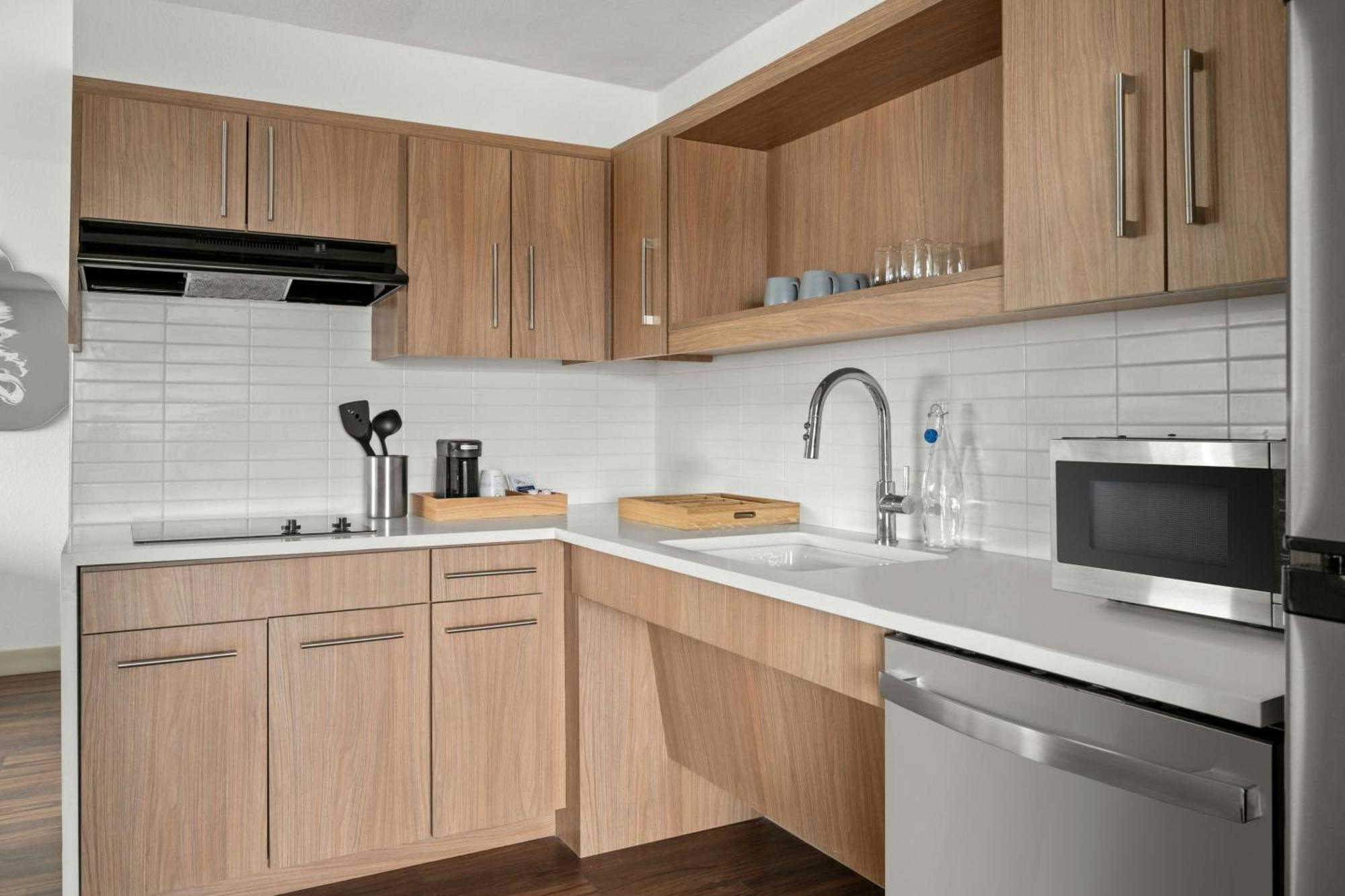 Отель Element Springfield South Экстерьер фото