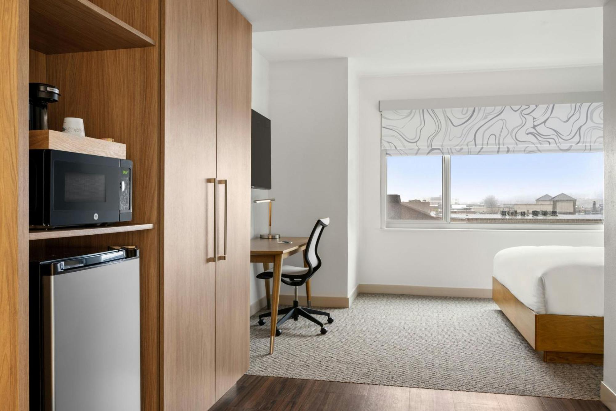 Отель Element Springfield South Экстерьер фото
